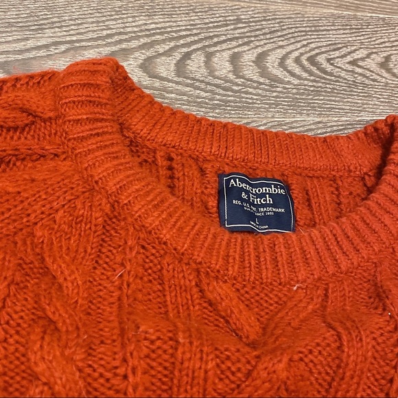 Bell sleeves dark red sweater L - Picture 2 of 3